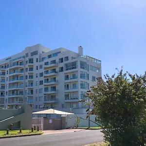 605 Nautica Bloubergstrand